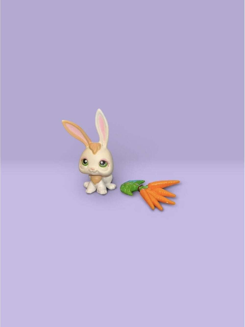 Littlest Pet Shop LPS Bunny #322 with Carrot Accessory.